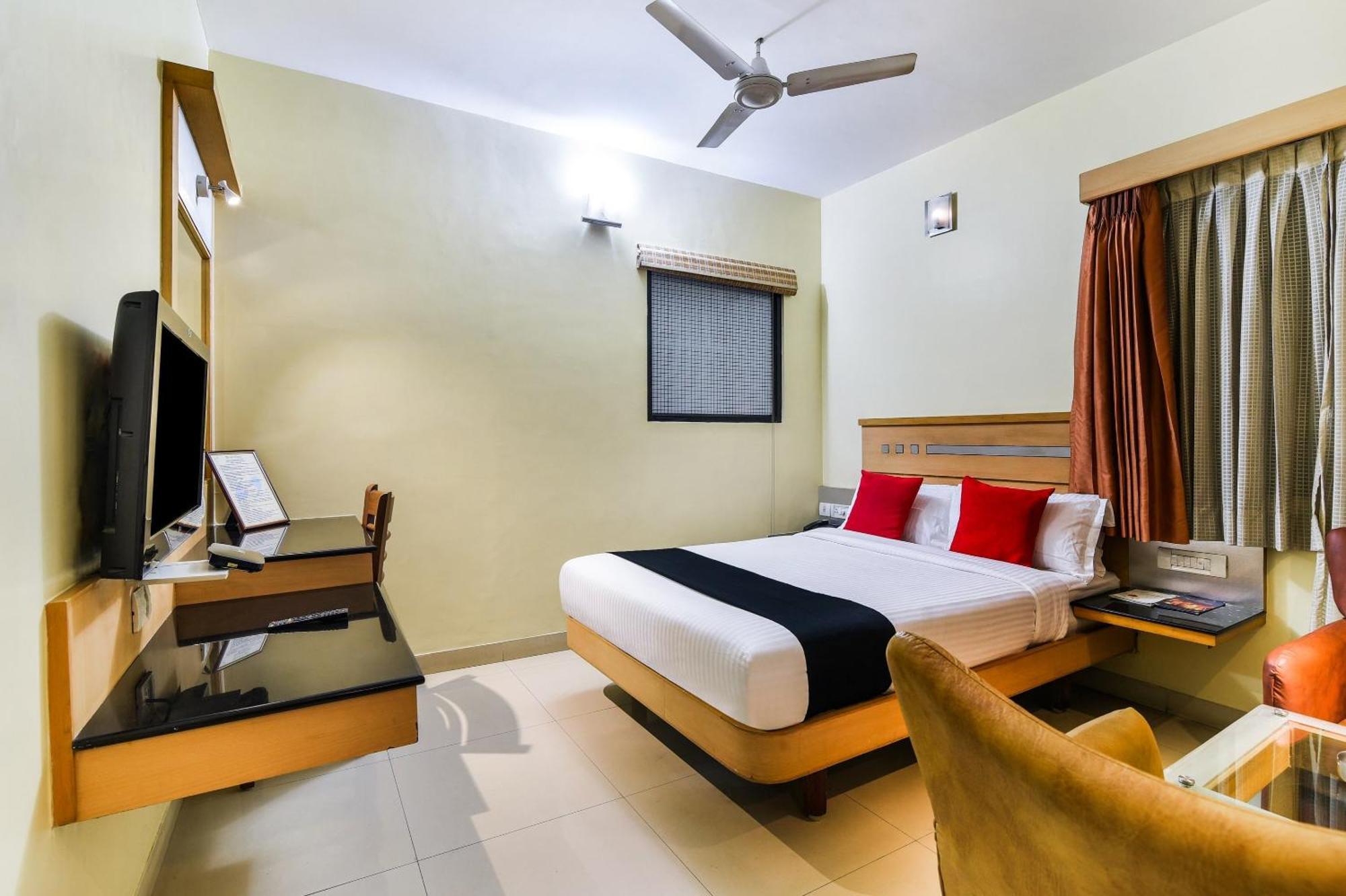 Super Capital O Grand Plaza Hotel Coimbatore Exterior foto